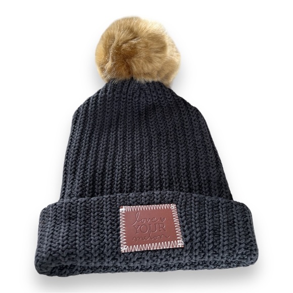 Love Your Melon Accessories - LOVE YOUR MELON Black & Tan Faux Fur Removable POM Winter Knit Beanie Hat